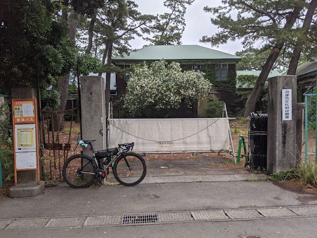 街の中にアニメの世界が広がる